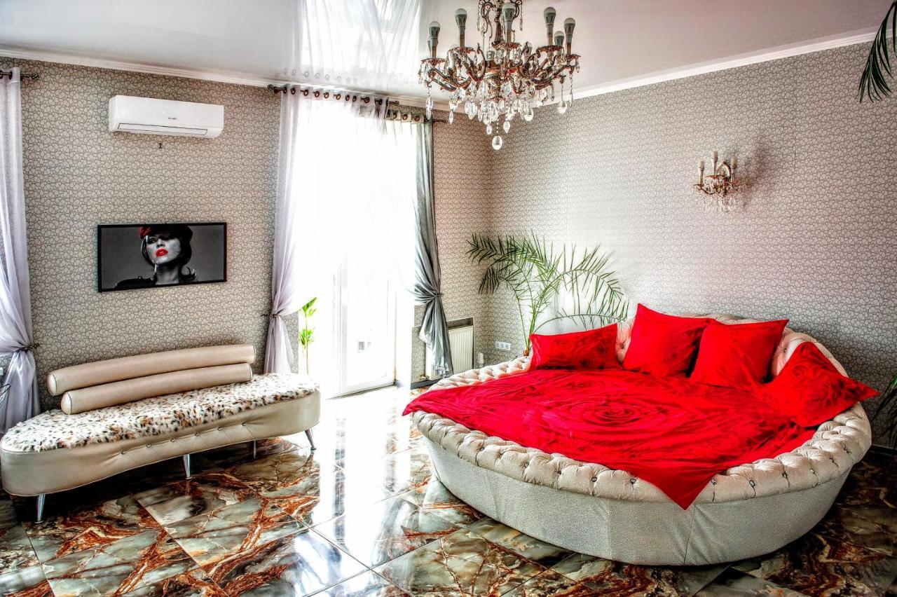 Soborna Square Apartment Одесса Экстерьер фото